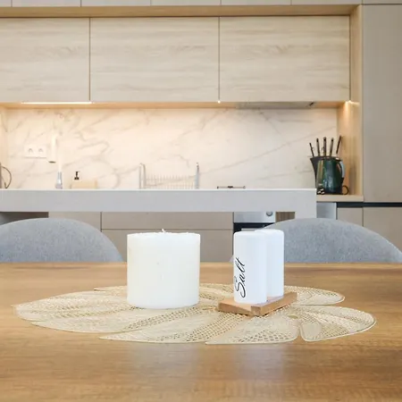 Lejlighed Crystal Luxe 2-bedroom