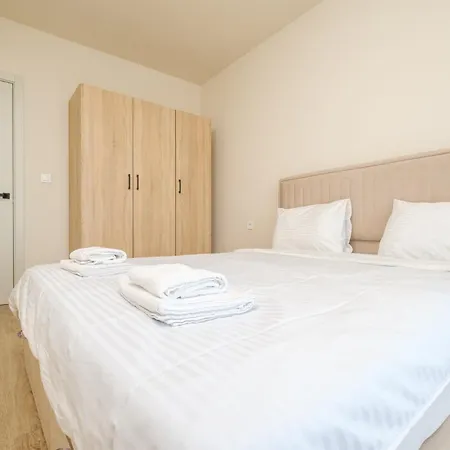 Crystal Luxe 2-bedroom *