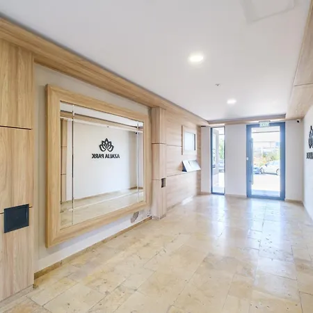 Crystal Luxe 2-bedroom شقة