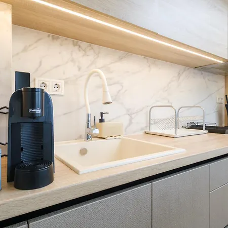 Crystal Luxe 2-bedroom شقة