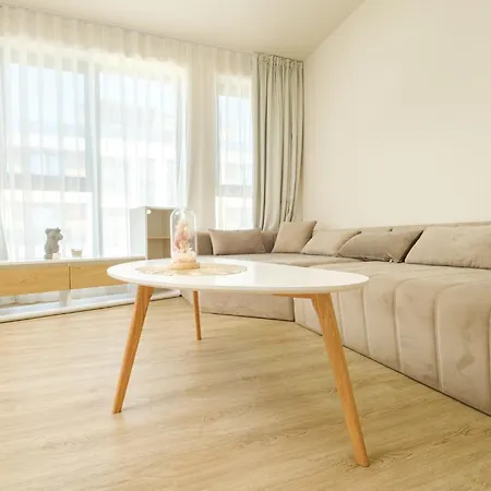 Crystal Luxe 2-bedroom Διαμέρισμα *