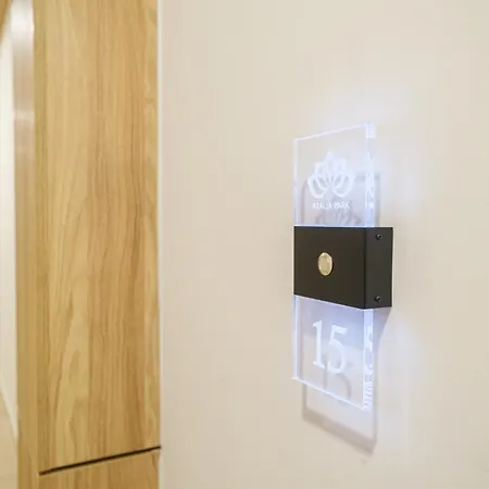 Crystal Luxe 2-bedroom Φιλιππούπολη